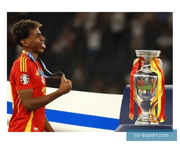 2025年西甲颁奖典礼亚马尔荣膺最佳新人与最具影响力球员