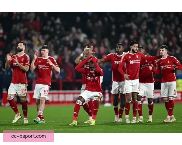 欧冠淘汰赛：阿森纳主场与对手战平痛失晋级机会遗憾出局